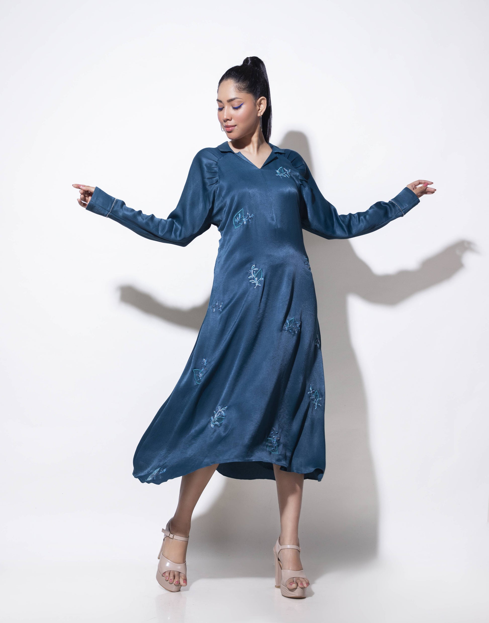 Balloon Raglan Sleeve Dress with Placement Embroidery - Arimi - House Of Design