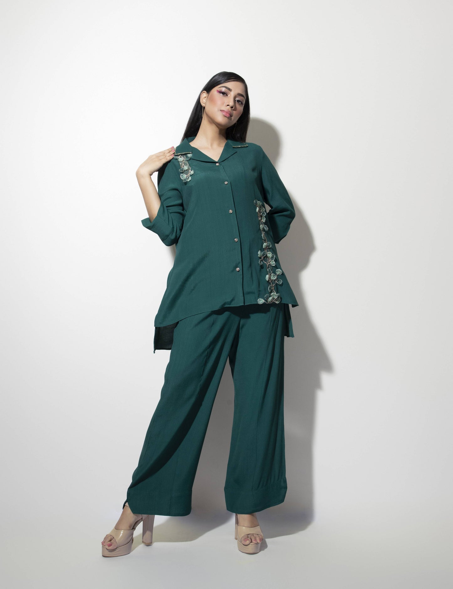 3D Floral Embroidery Detail - Arimi - House Of Design