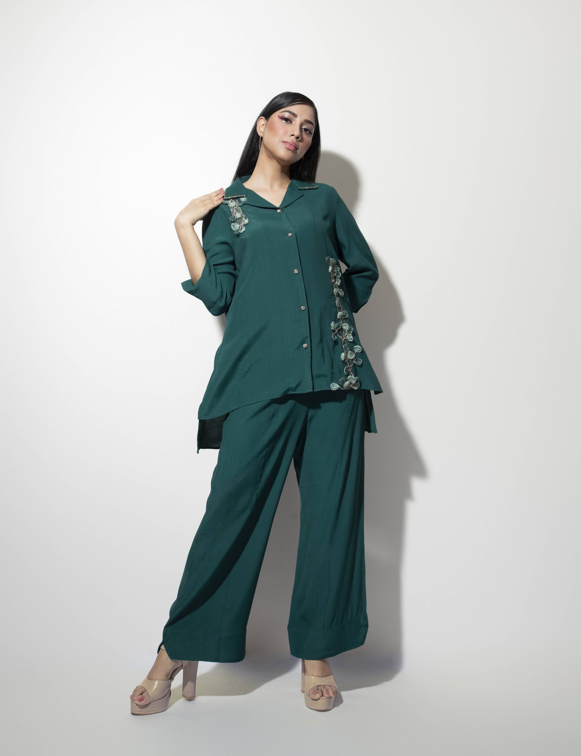 3D Floral Embroidery Detail - Arimi - House Of Design