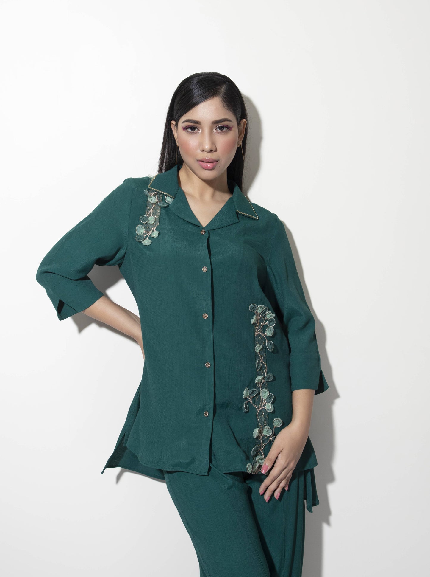 3D Floral Embroidery Detail - Arimi - House Of Design