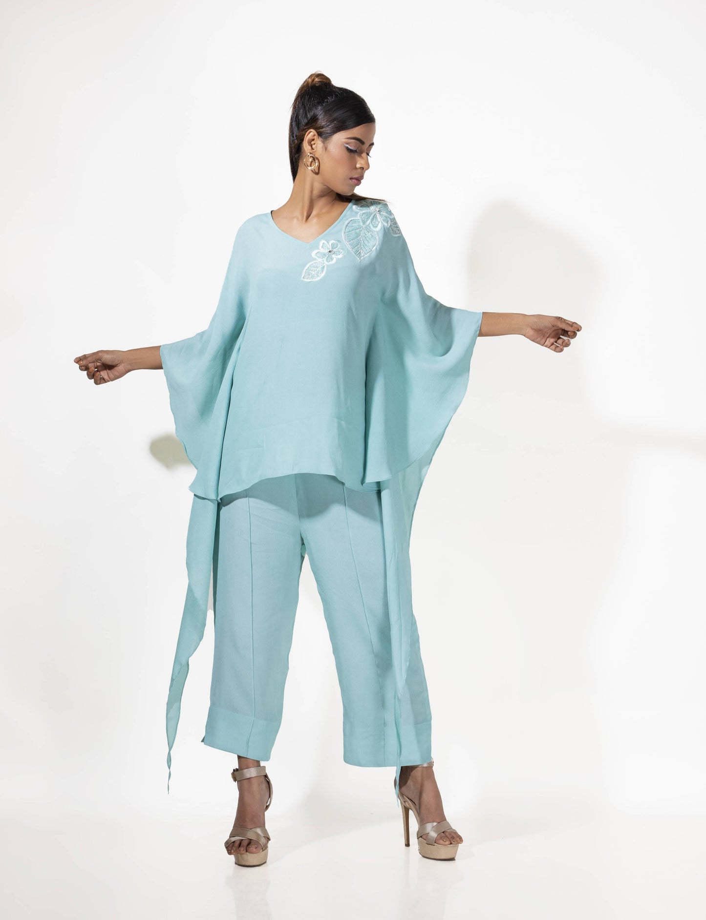 Hi-low Kaftan Top with embroidered patch - Arimi - House Of Design