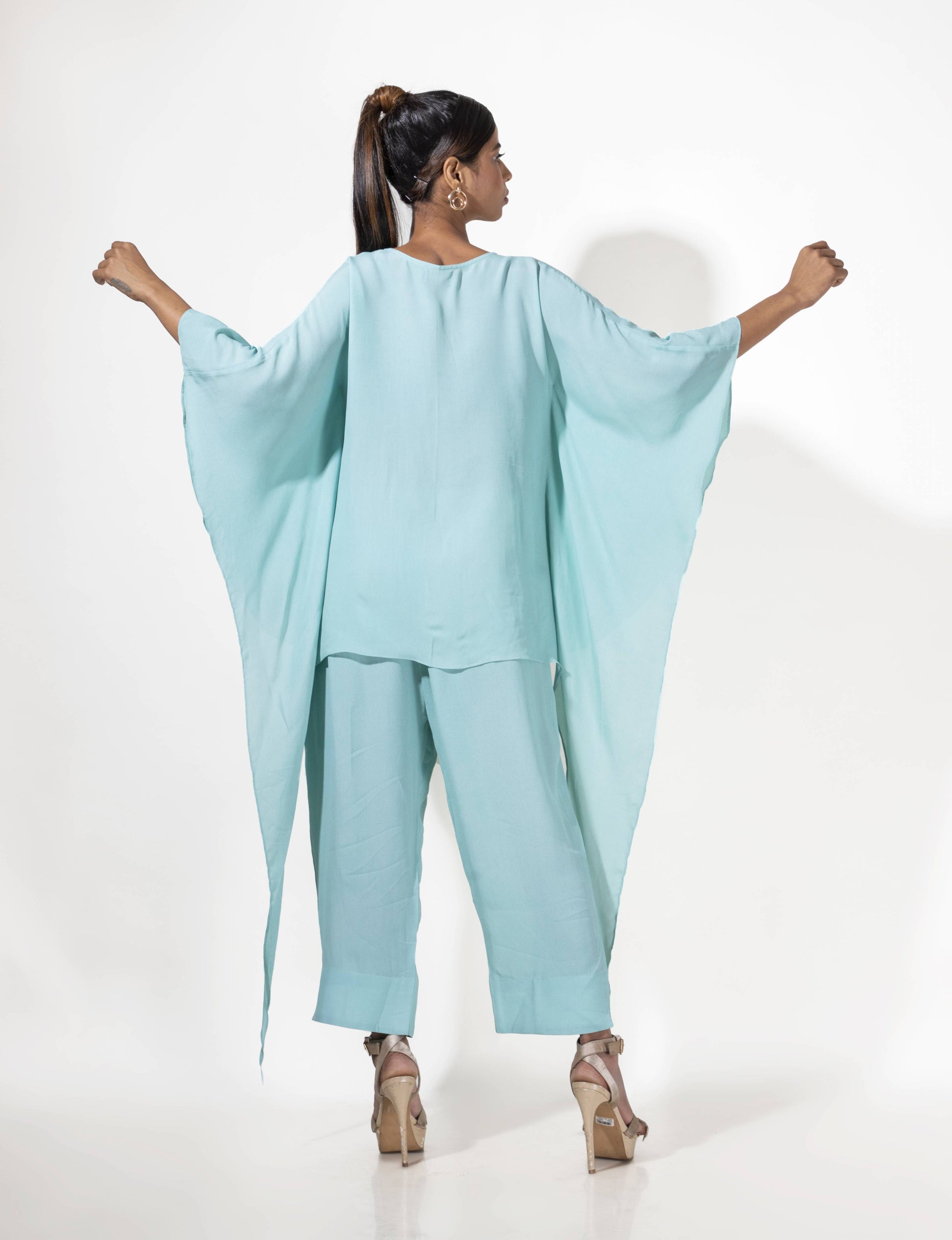 Hi-low Kaftan Top with embroidered patch - Arimi - House Of Design