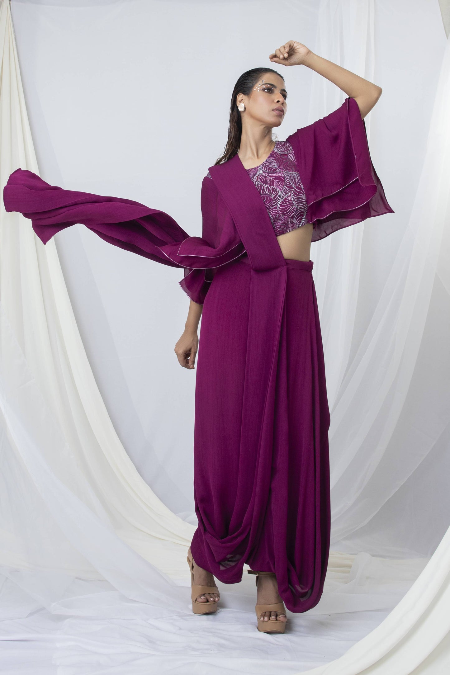 Abstract Flora Fusion Handkerchief Sleeve Drape Saree - Arimi - House Of Design