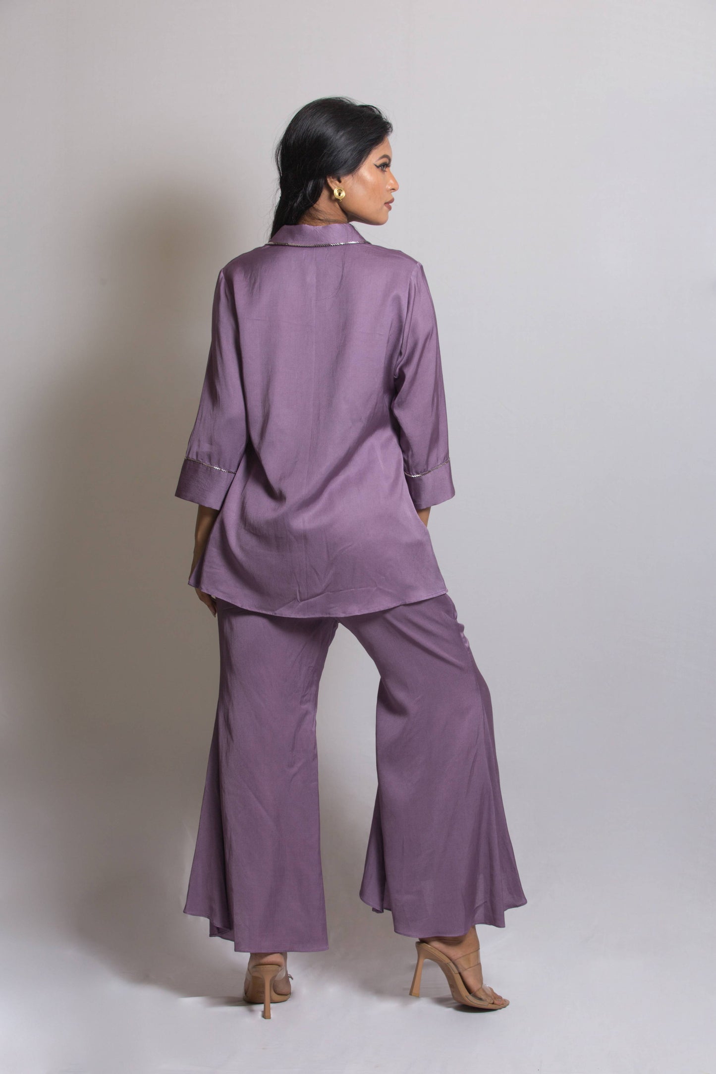 Wing shaped collar  with bell bottom pants
